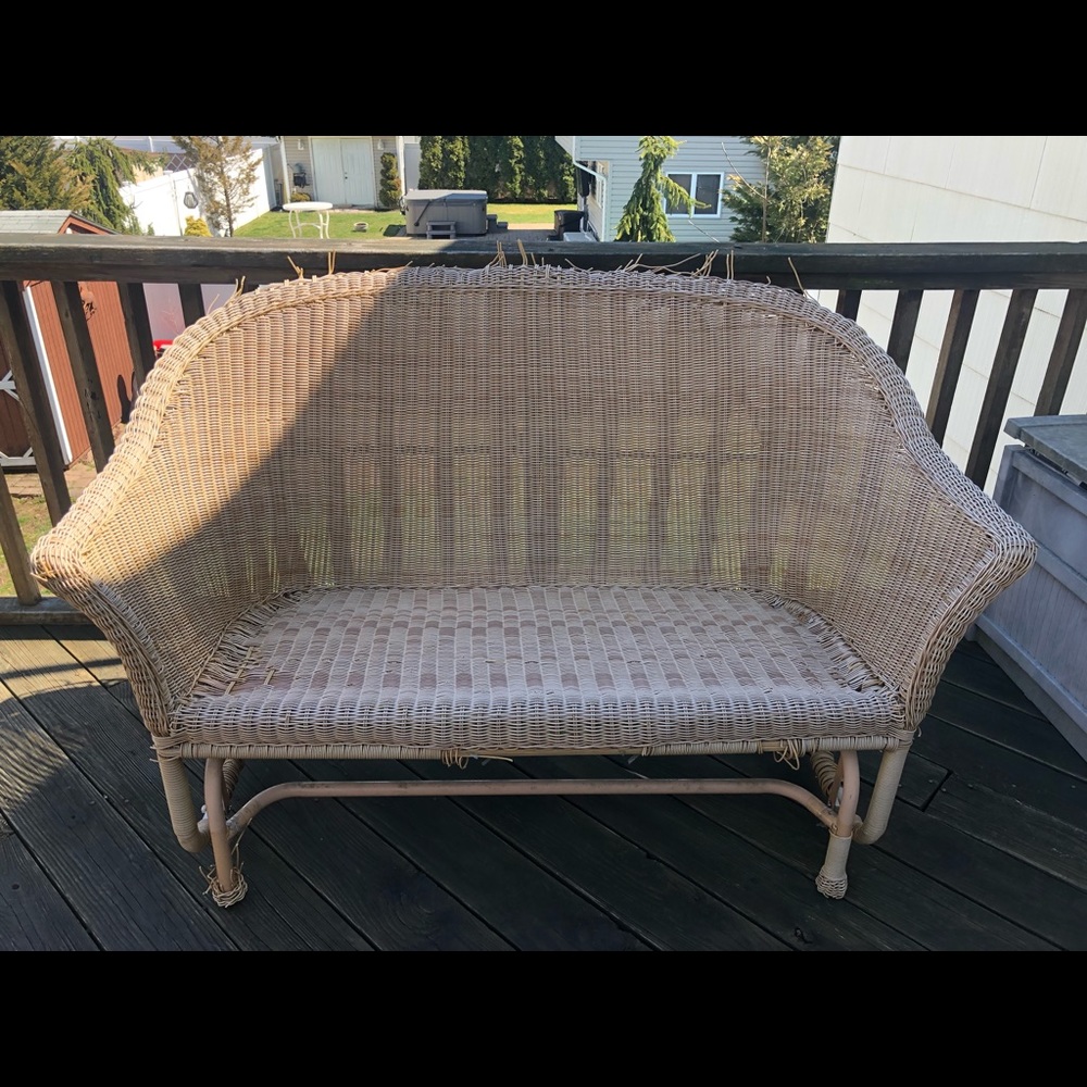 Wicker love seat